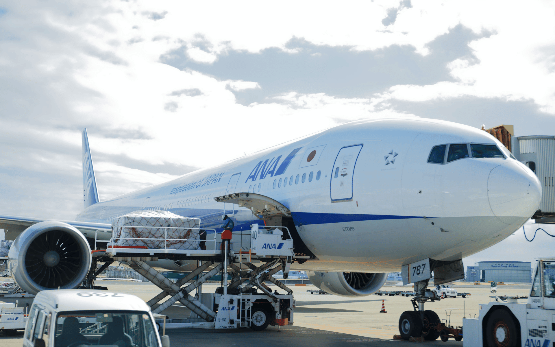 air freight loading air freight loading