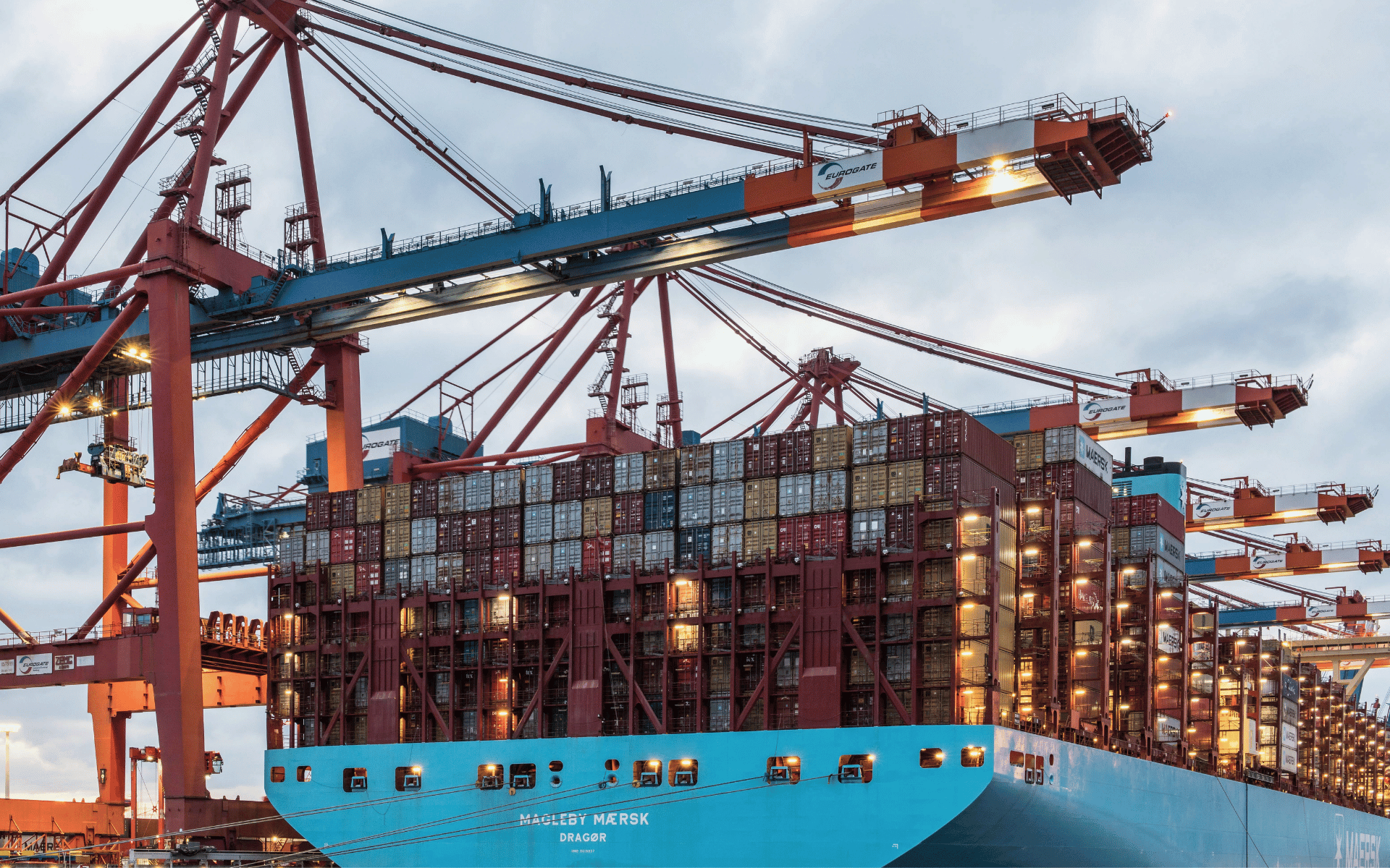 sea cargo loading sea cargo loading